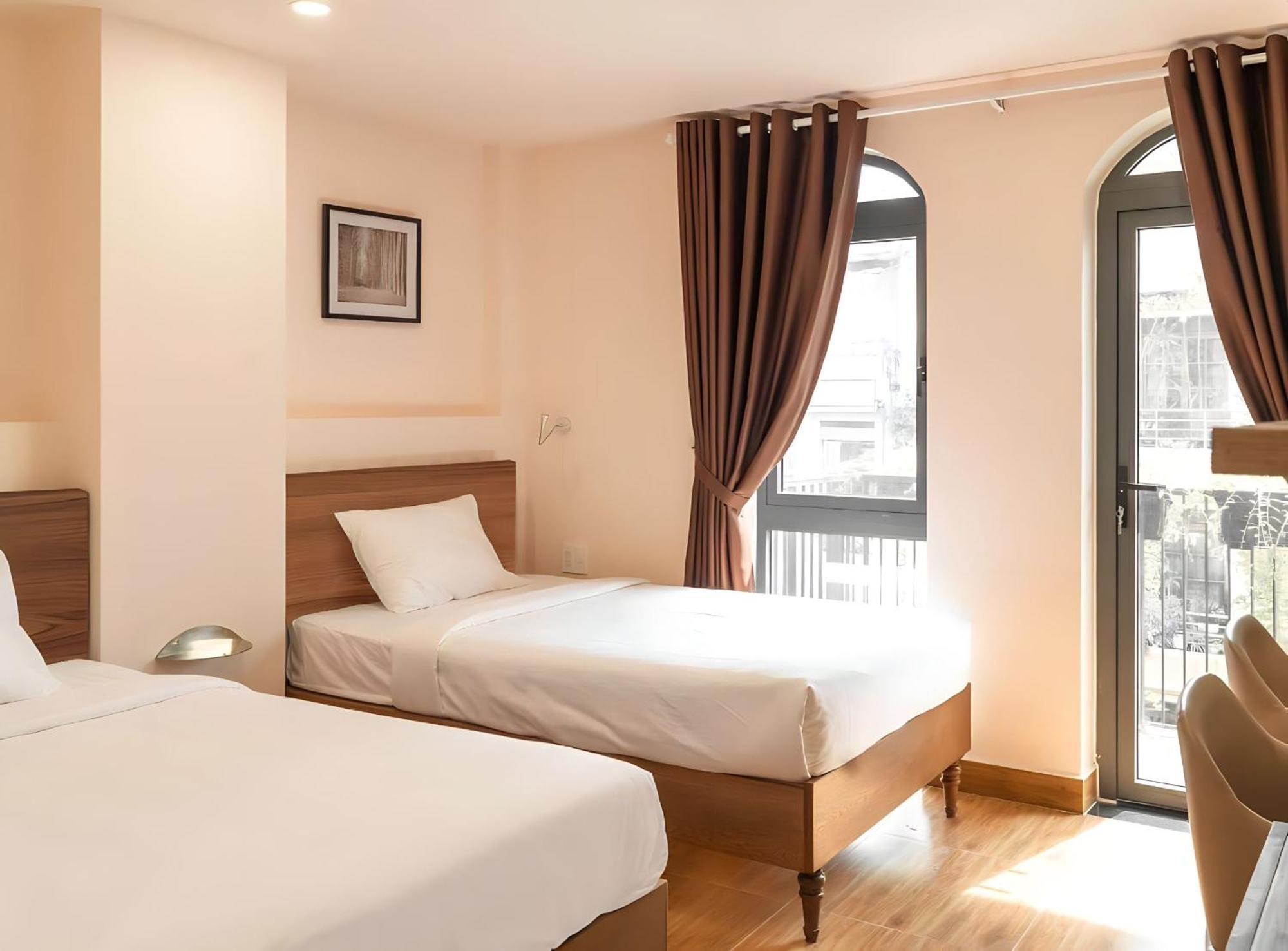 Mint Hotel Bui Vien Q1 Хошимин Экстерьер фото