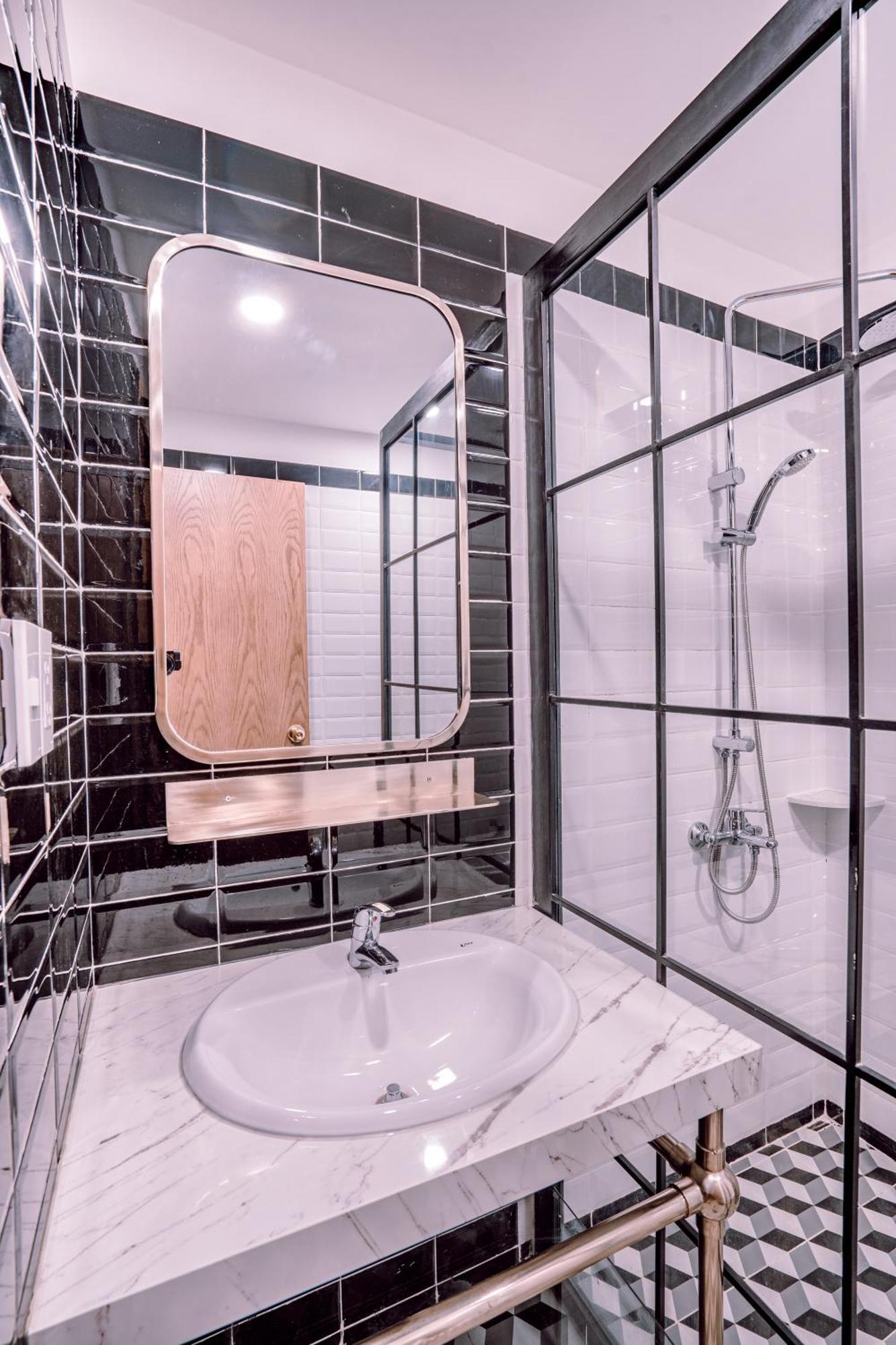 Mint Hotel Bui Vien Q1 Хошимин Экстерьер фото